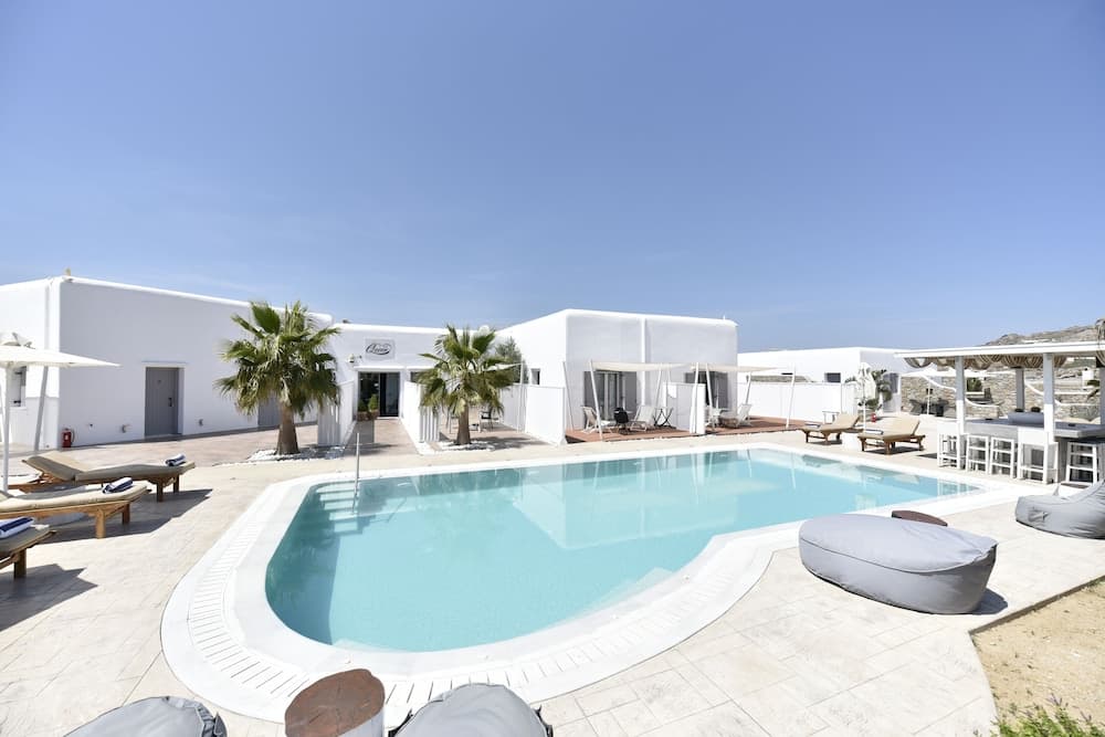 Queen Boutique Suites