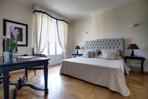 Kometa Suites & Apartments