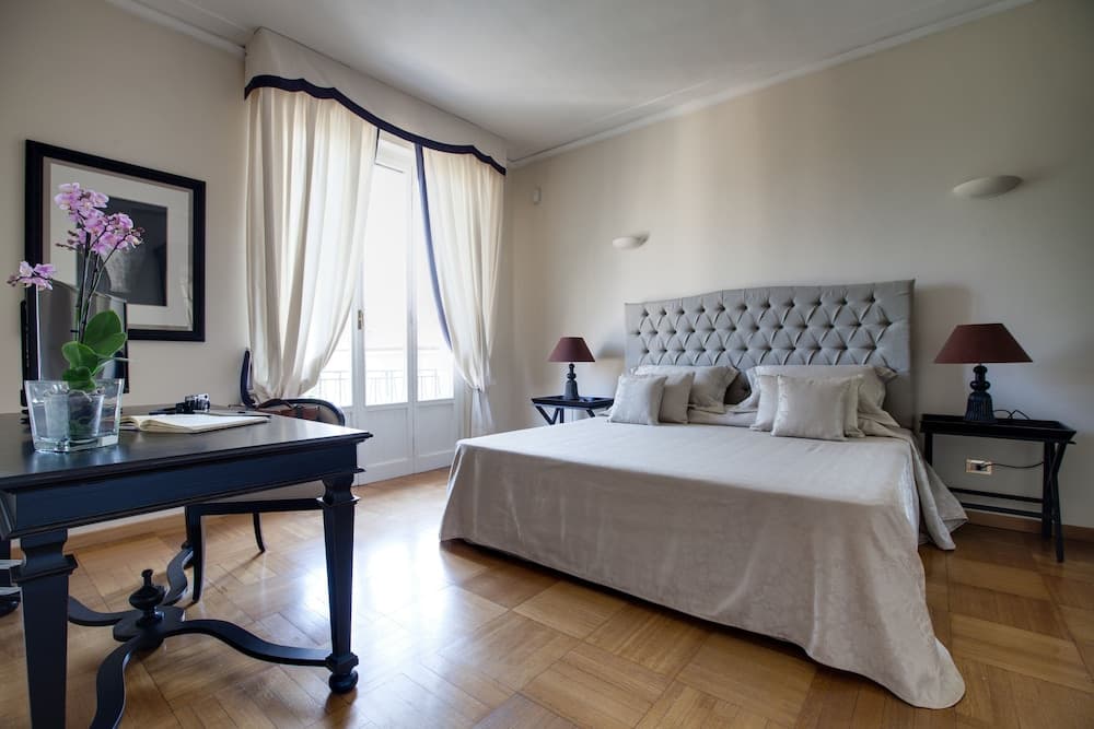 Kometa Suites & Apartments