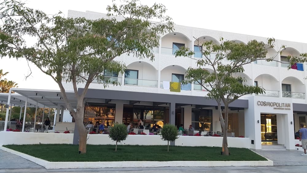 More Meni Cosmopolitan Hotel