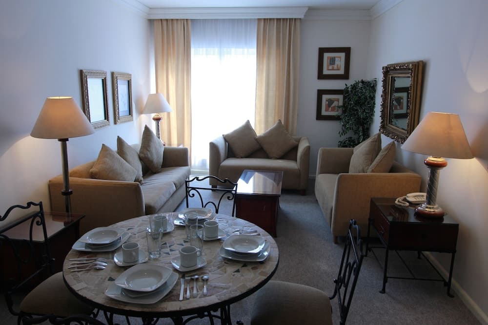 Suites Newton