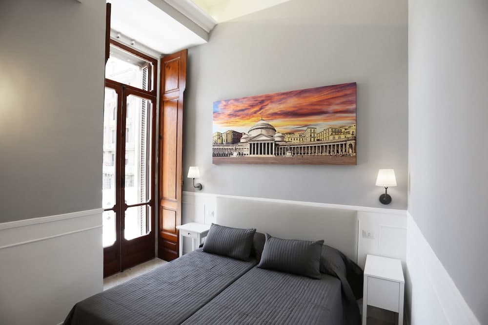 Piazza Bovio 22