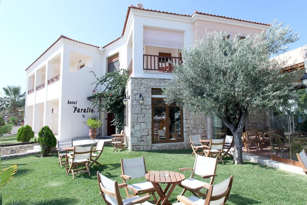 Paralio Hotel