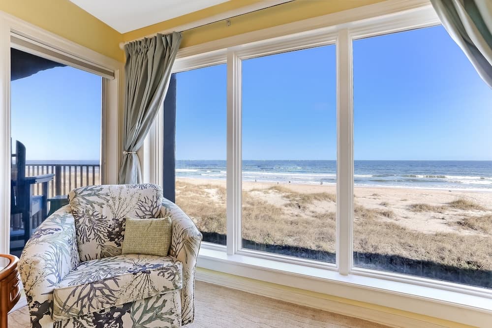 Seaboard Condo with Breathtaking Views of the Ocean by RedAwning