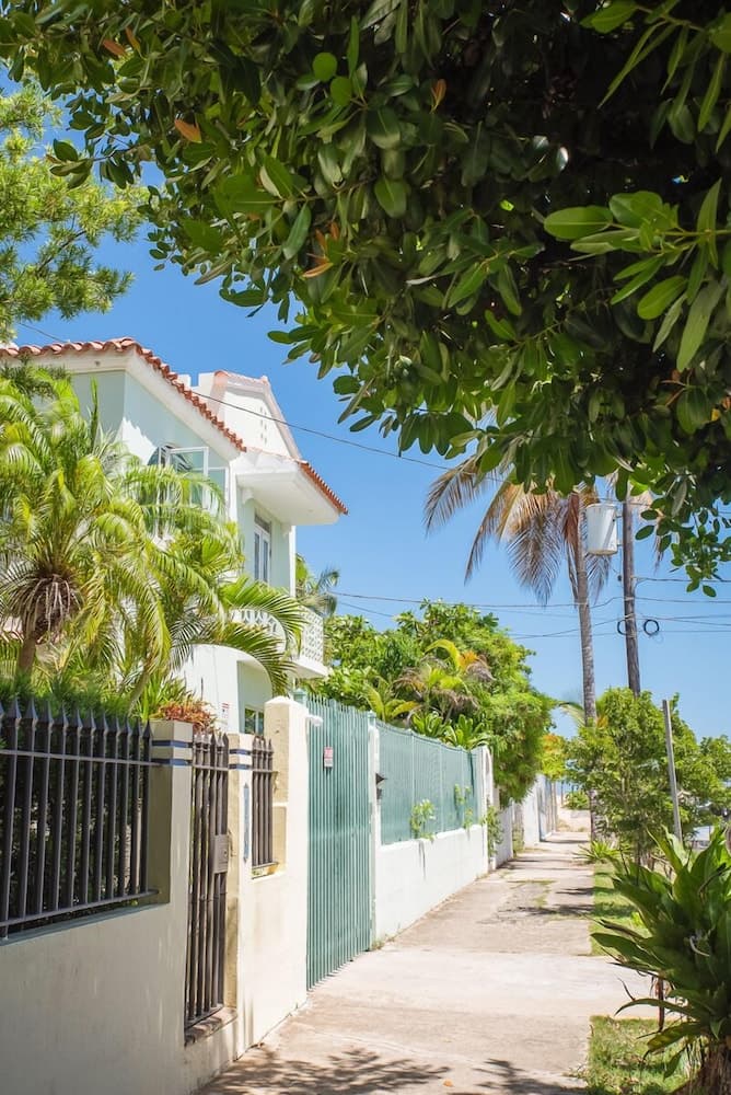 Numero Uno Beach Apartments