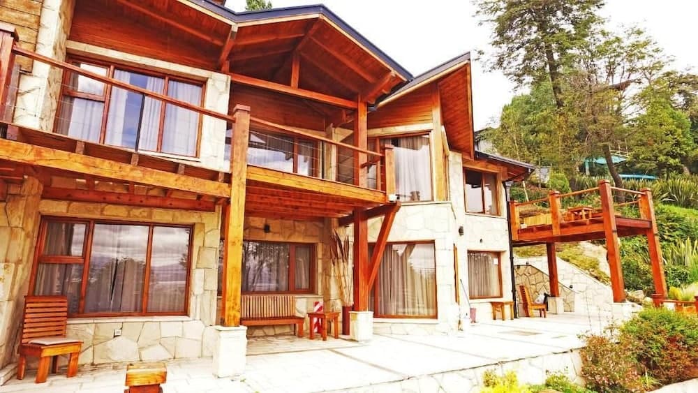 Bahia Paraiso Apart & Suites