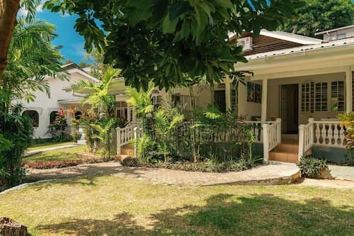 Beau Vallon Bungalows
