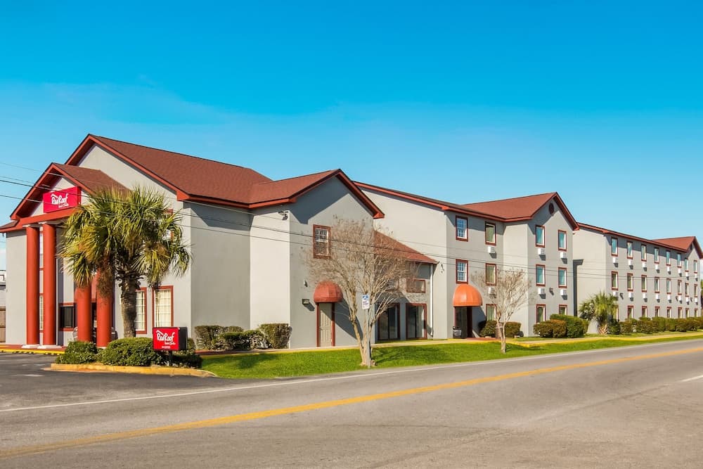Red Roof Inn & Suites Pensacola - NAS Corry