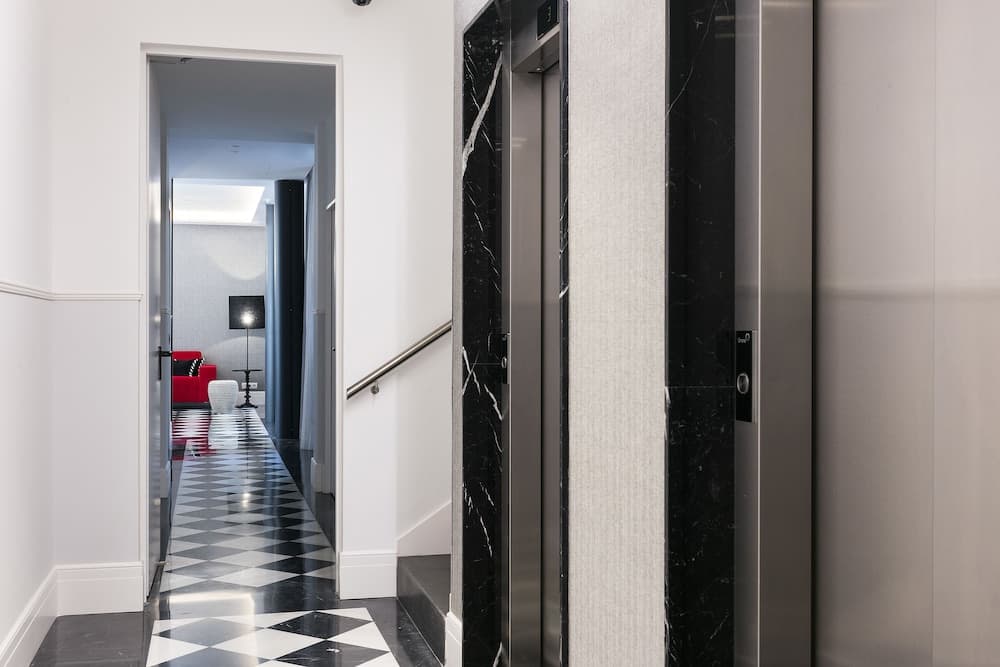 Lobi dinlenme salonu