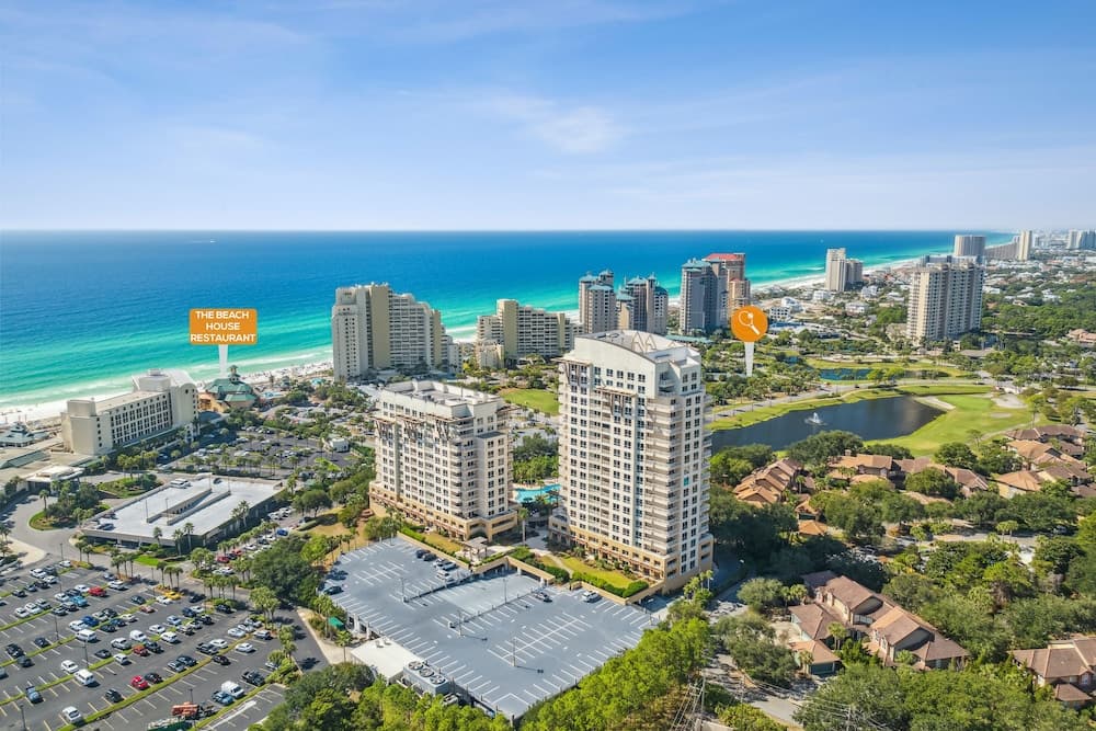 Luau Resort by Panhandle Getaways