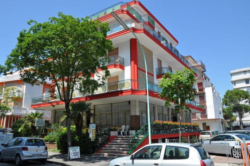 Hotel Midi