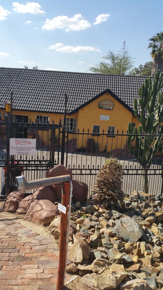 Flintstones Guest House Fourways