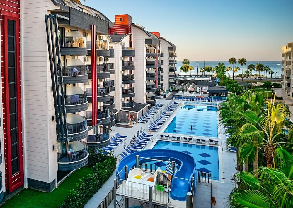 Grand Uysal Beach & Spa Hotel - Her Şey Dâhil