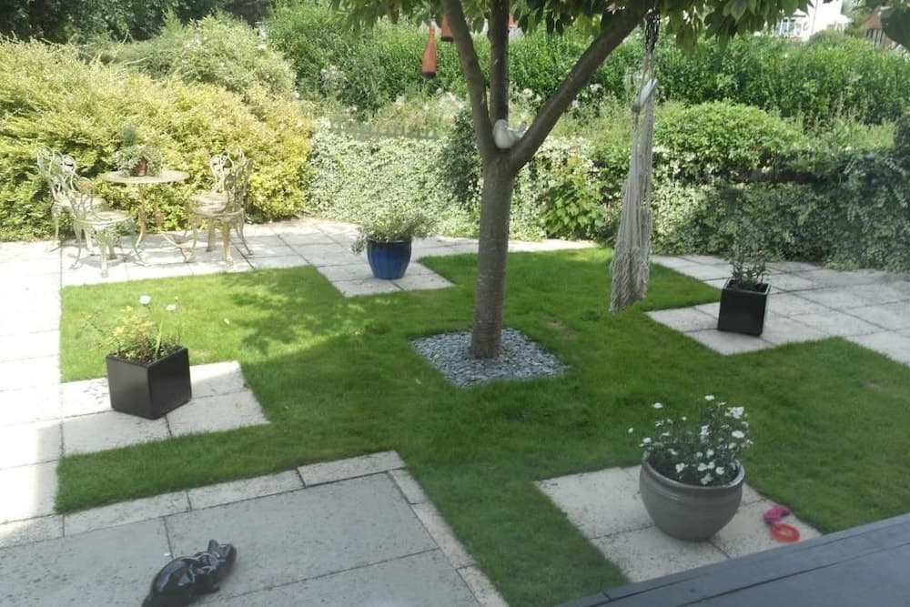 The Crown Lodge and Restaurant