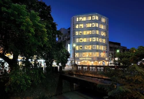 SSBHotel - Shin Sei Bashi