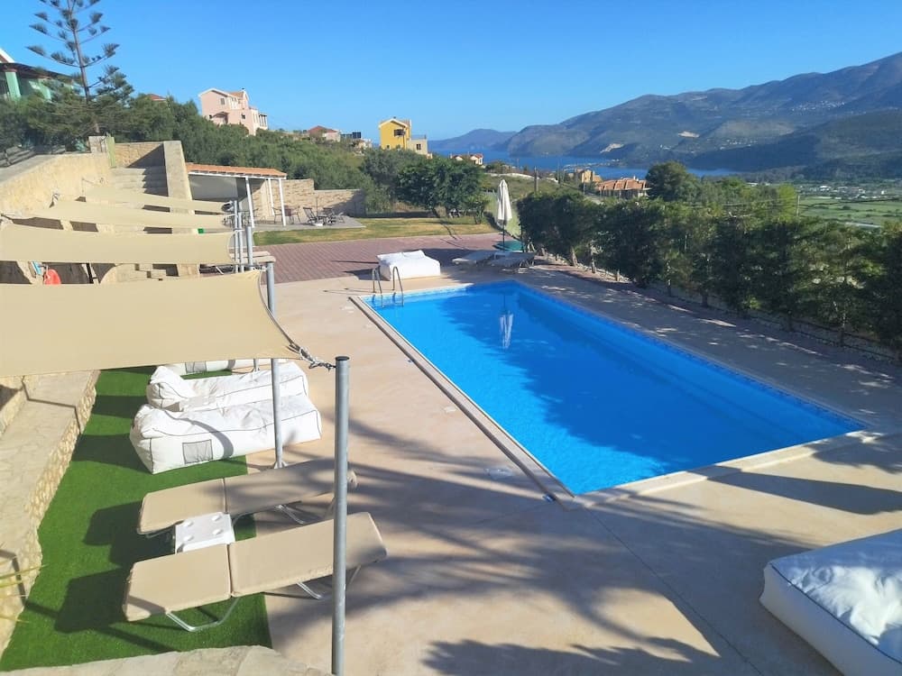 Lagoon View Apartments - Adults Only