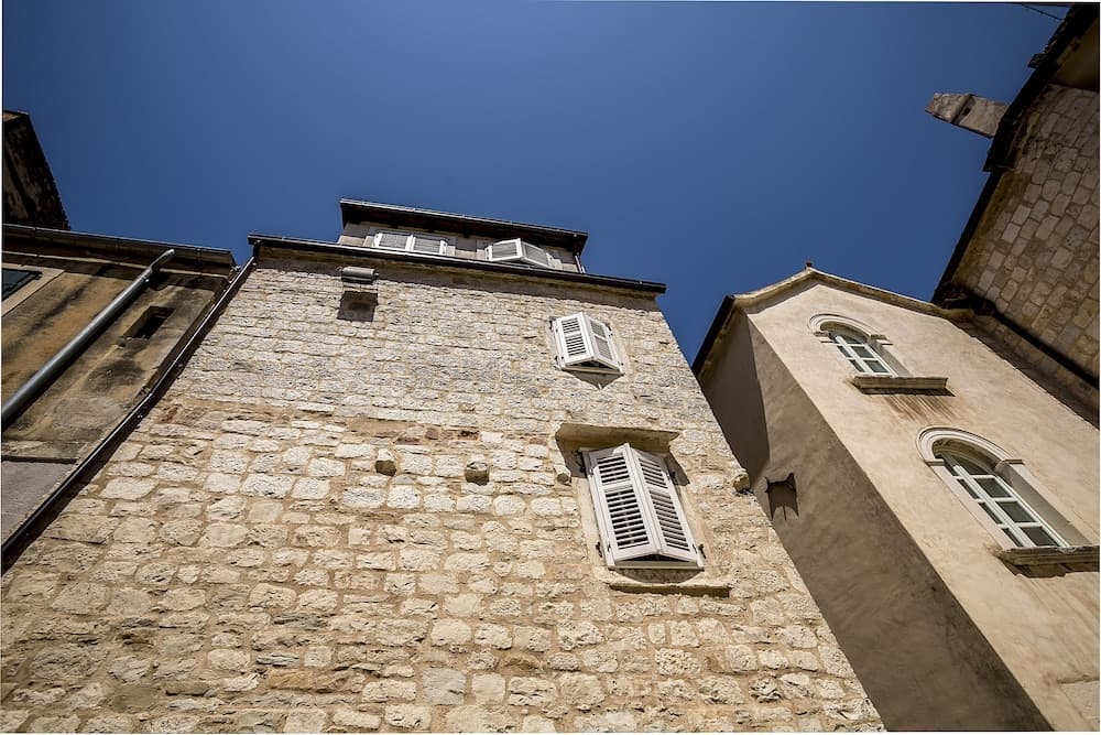 Konaklama yerinin ön cephesi