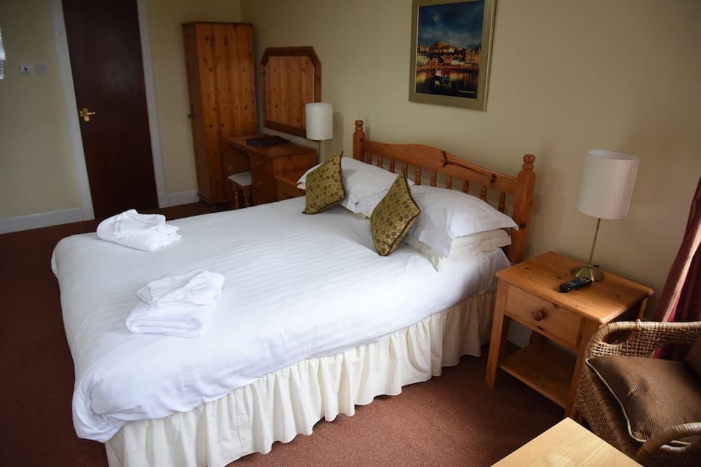 Corran House Guest House & Hostel