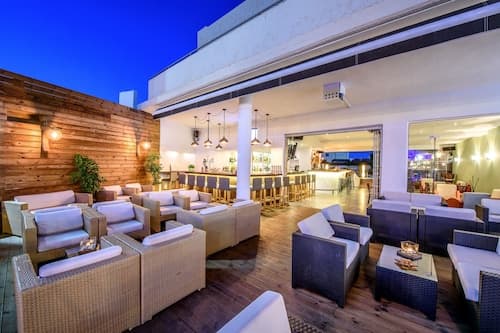 Despoina Apartments by Estia
