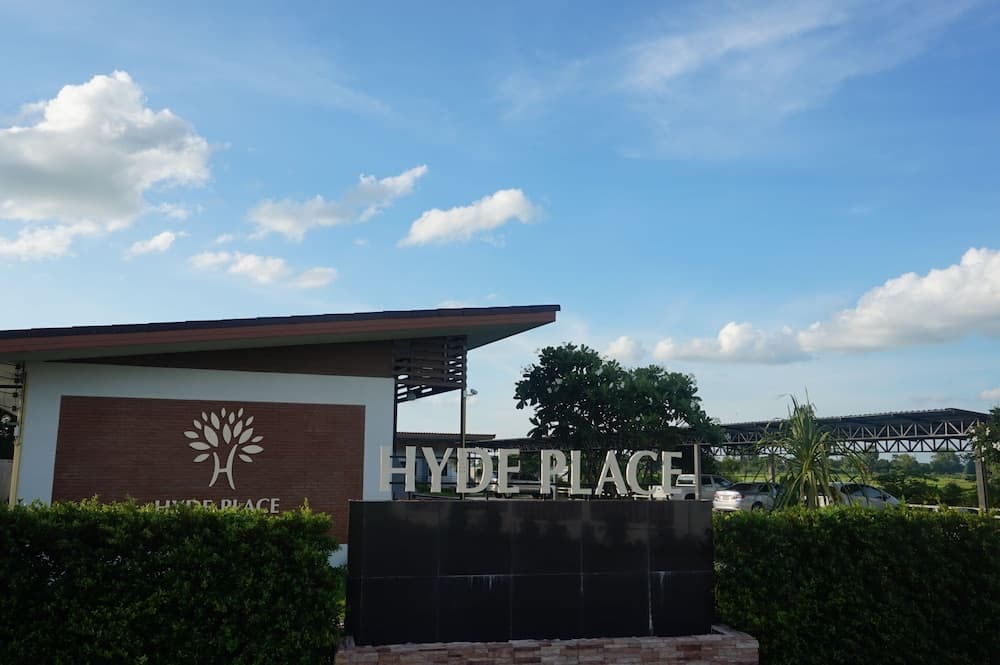 Hyde Place Resort