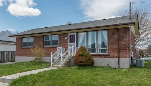 Beautiful Detached 6 Bedroom House