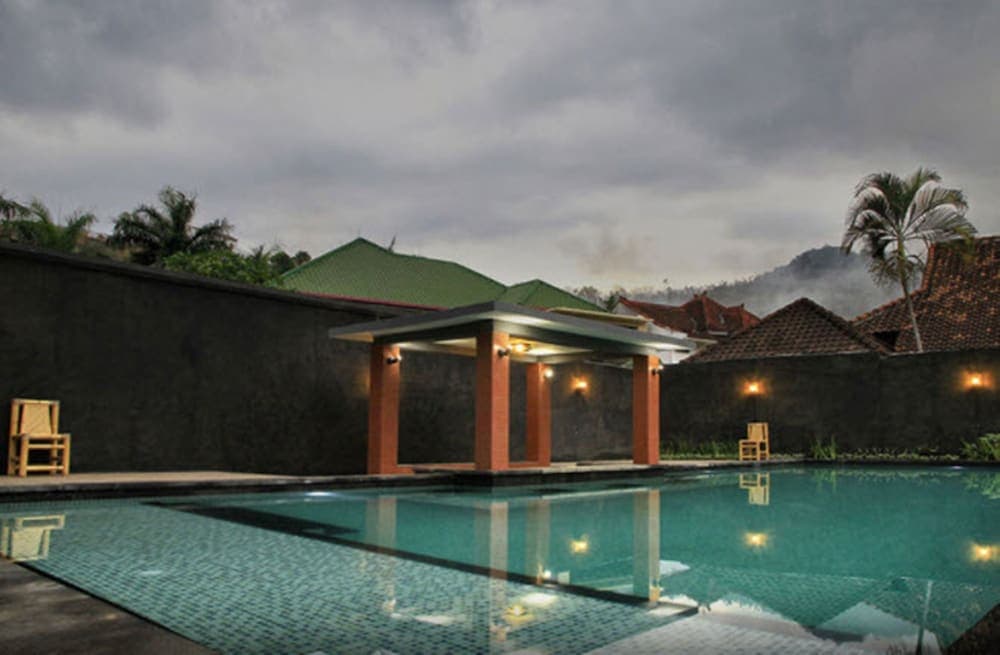 Puri Senggigi Hotel