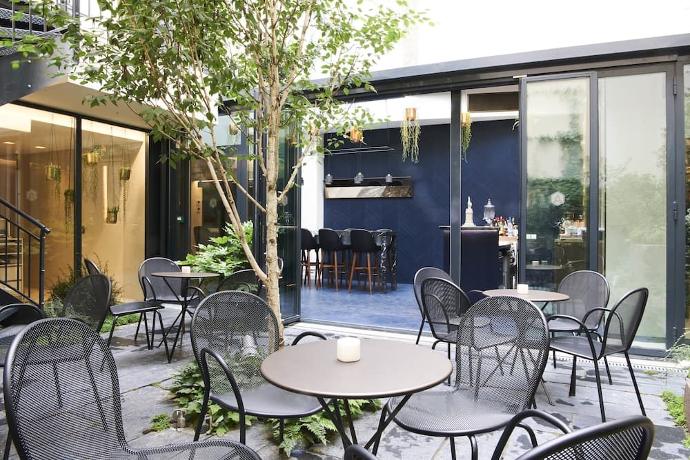 Perpetual Élysée Montaigne