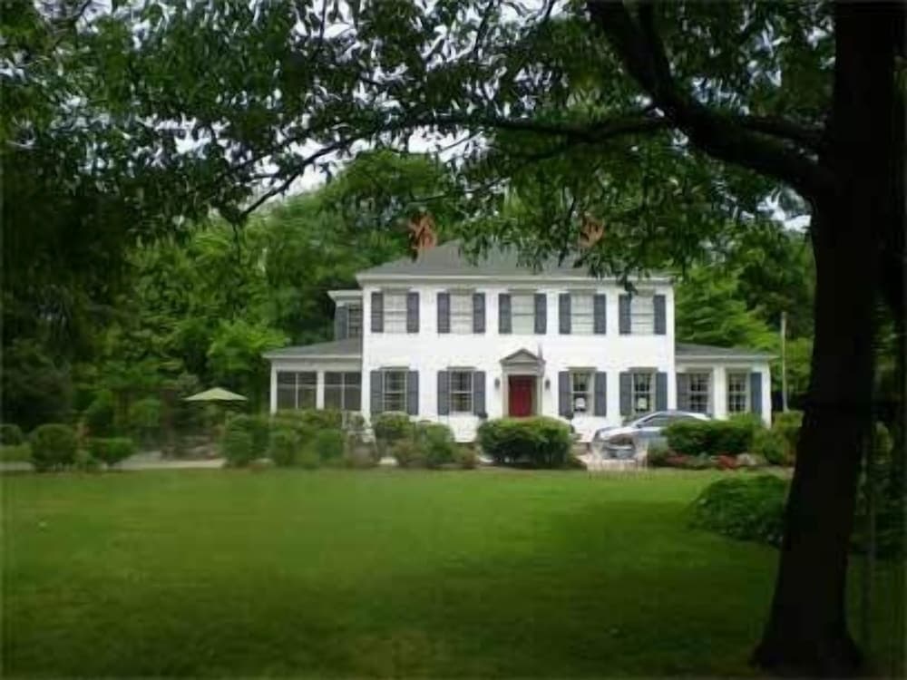 Oak Manor Inn