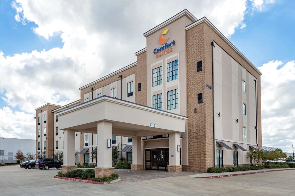 Comfort Suites Near Sam Houston Race Park