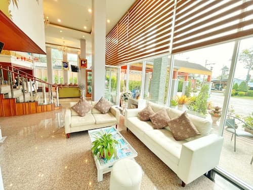 Peak Boutique City Hotel