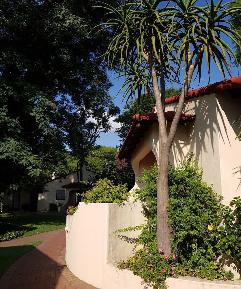 Villa Botanica Executive Guest House
