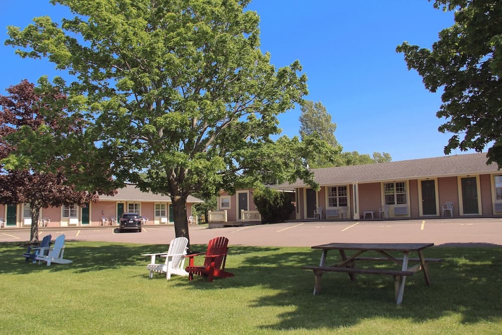 Silverwood Motel