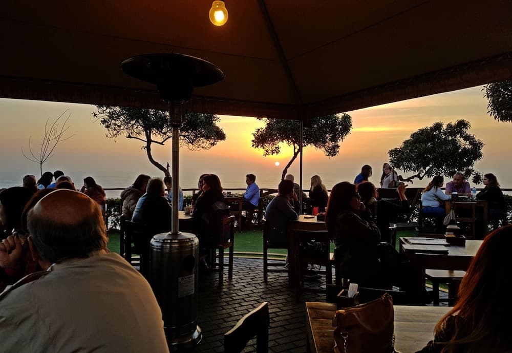 Açık havada yemek servisi