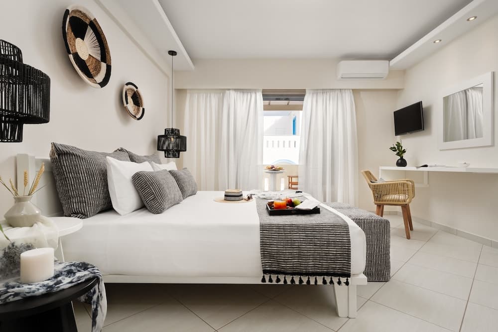 Ormos Holiday Studios