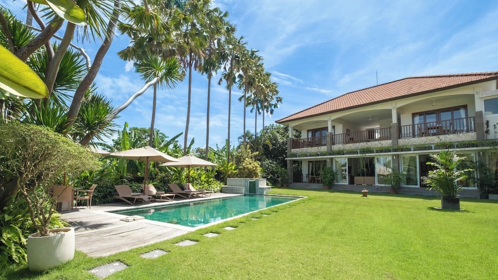 Villa Yenian by Villa Finder