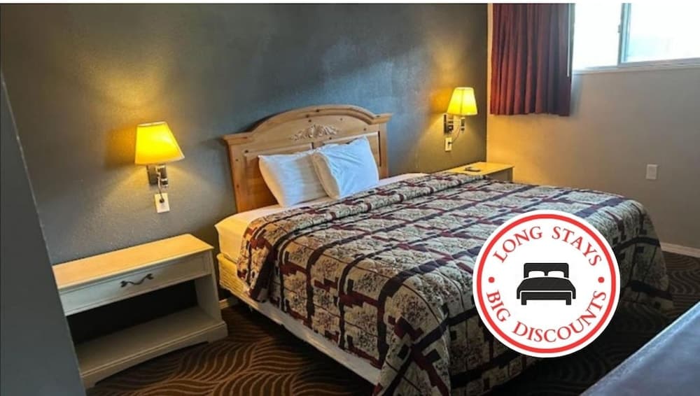 Love Hotels Western Holiday by OYO at Harlan Lake NE