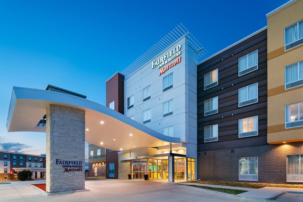 Fairfield Inn & Suites Lincoln Airport