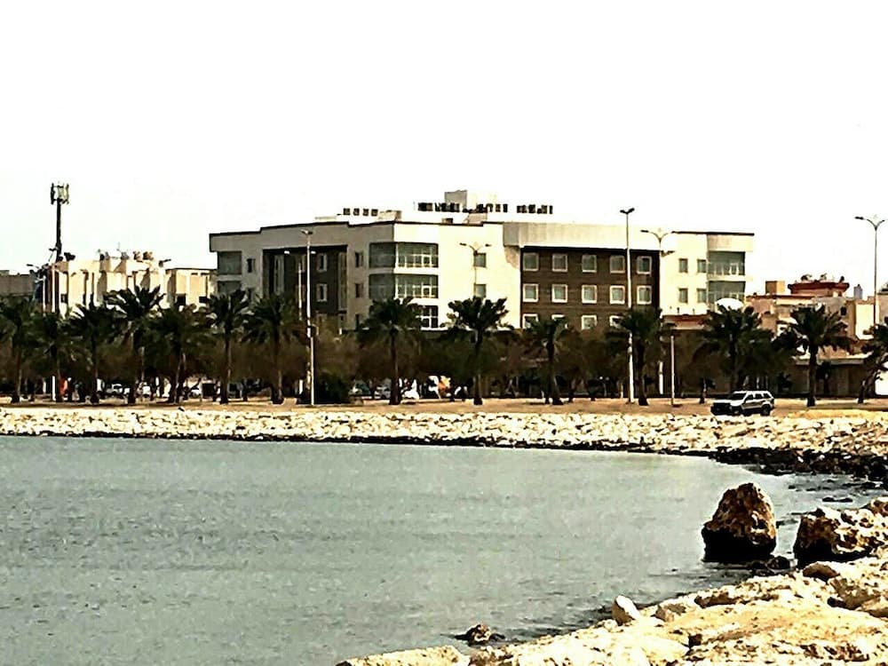 Golden Garden Al Corniche Hotel