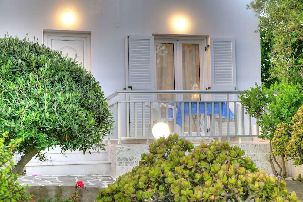 John's Rooms & Studios