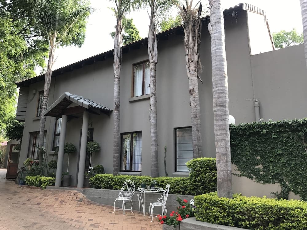 Waterhouse Guest Lodges 295 Indus Street