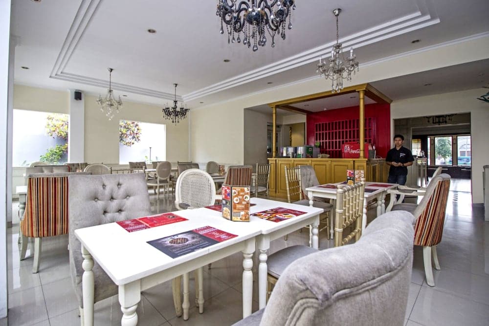 Residences by RedDoorz near Rumah Mode