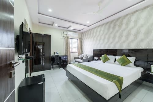 Treebo Greenwood Premier Suites, Old Airport Road