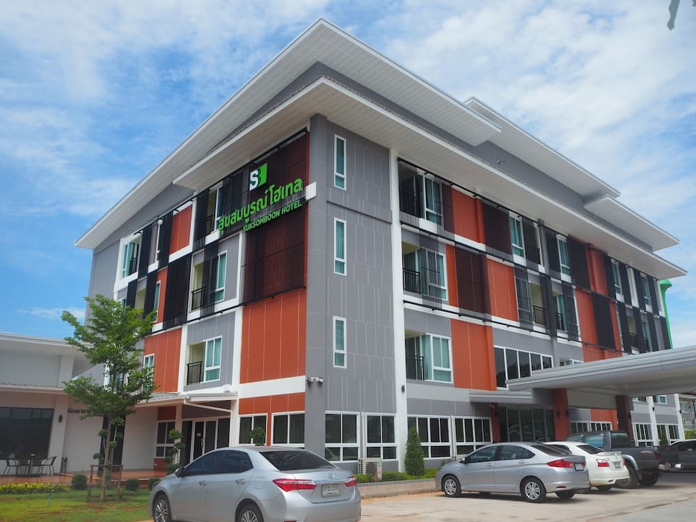 Suksomboon Hotel