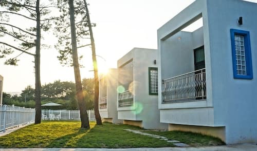 Sea & Pine Pension