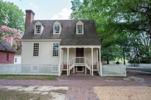 Colonial Houses, an Official Colonial Williamsburg Hotel