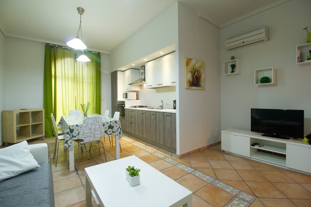 Delfino2 Casesicule, Nice Apartment with Balcony, Sand Beach at 70 mt, Wi-Fi