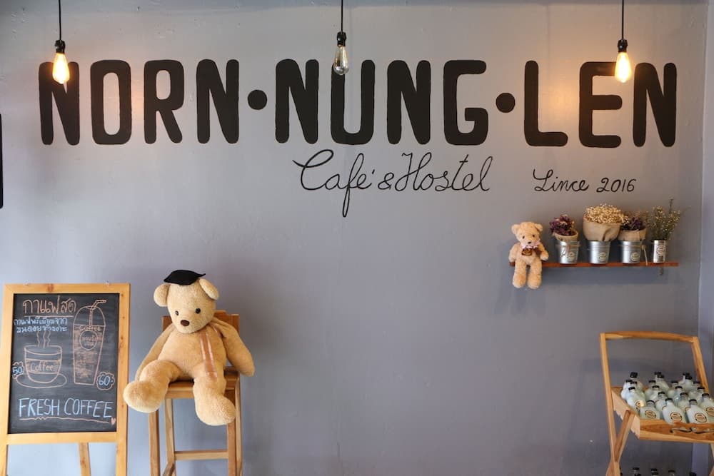 Norn Nung Len Cafe & Hostel