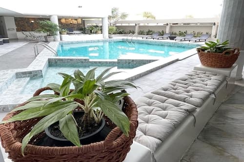 Garden Paradise Hotel & Serviced Apartment