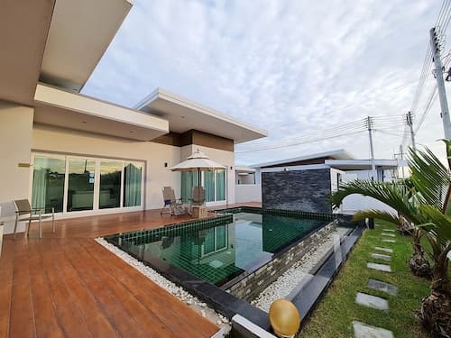 Jira Pool Villa