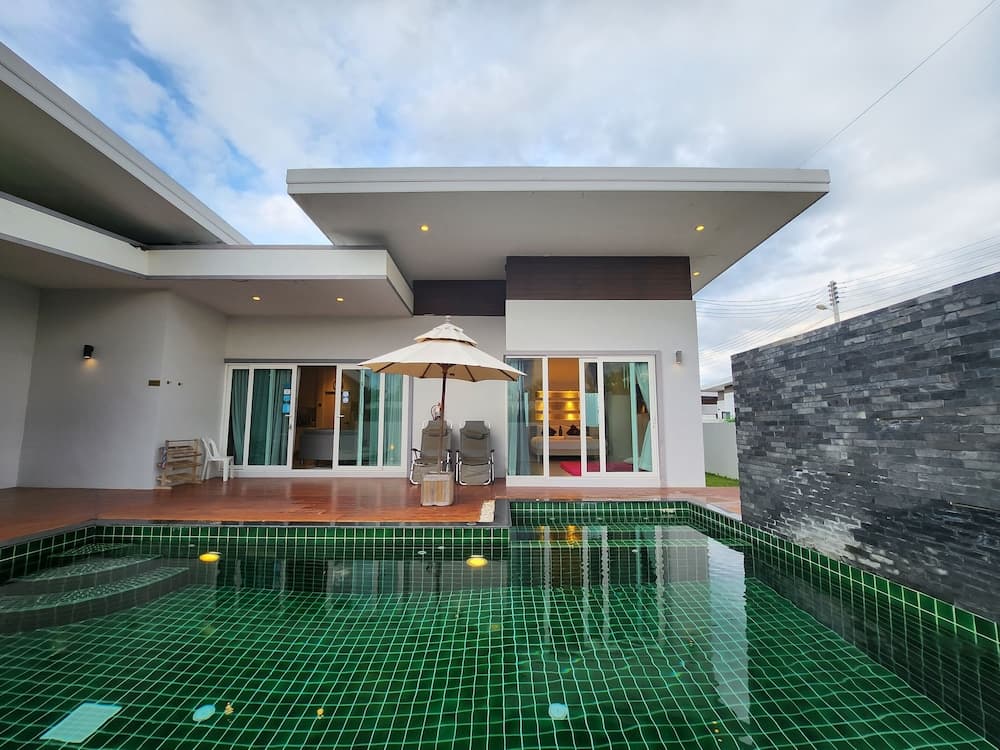 Jira Pool Villa
